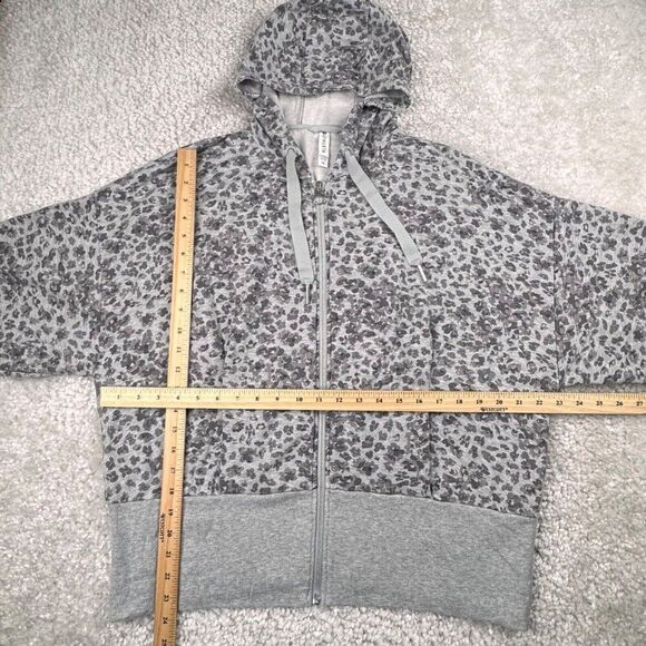 Athleta Balance Zip Up Hoodie Gray Cheetah Print 1X - Picture 7 of 9